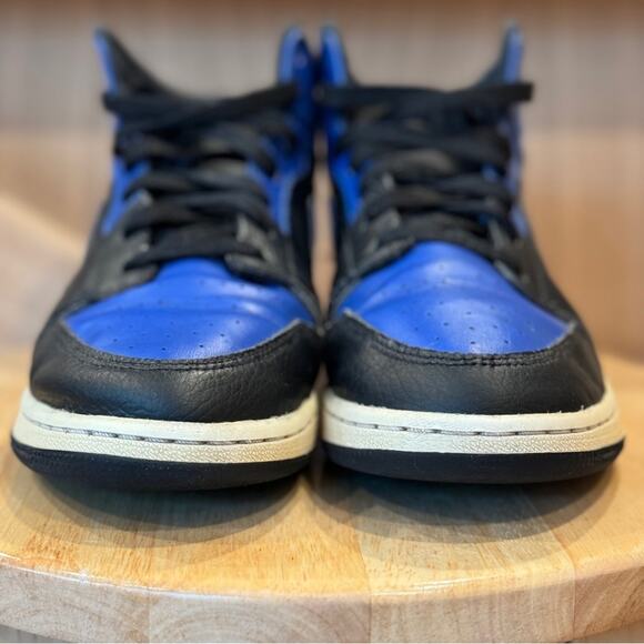 Nike Air Jordan Mid 1 Hyper Royal Boys size 6Y - Picture 6 of 9